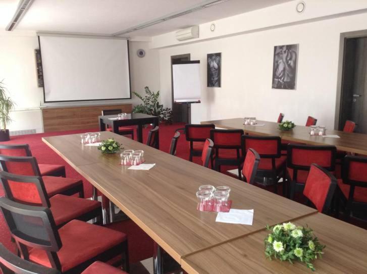 Hotel Monde Uherský Brod エクステリア 写真