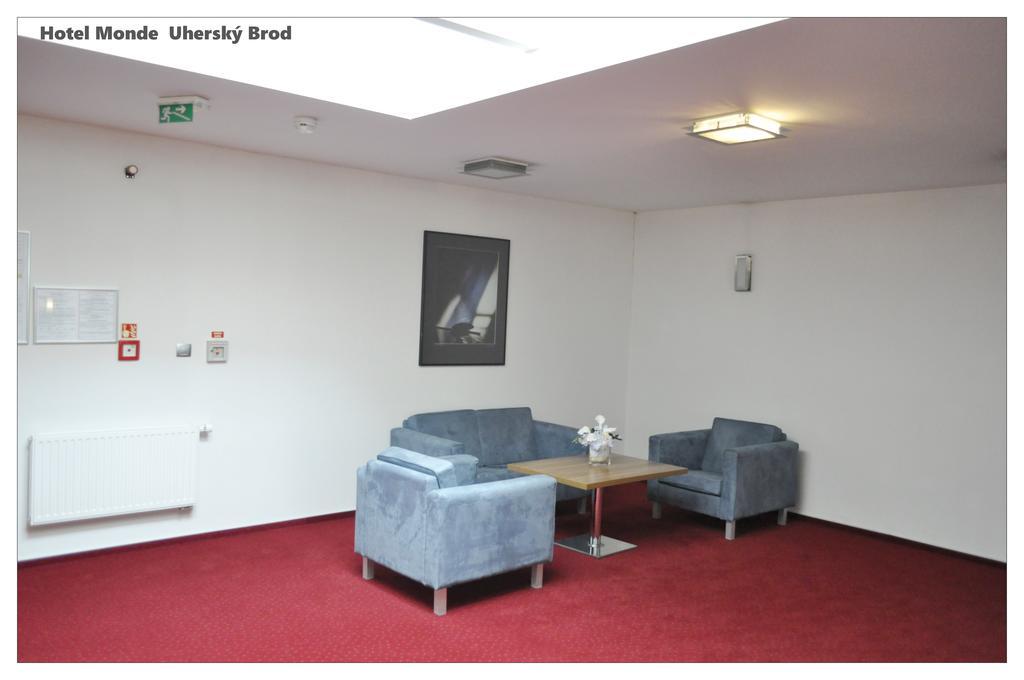 Hotel Monde Uherský Brod エクステリア 写真