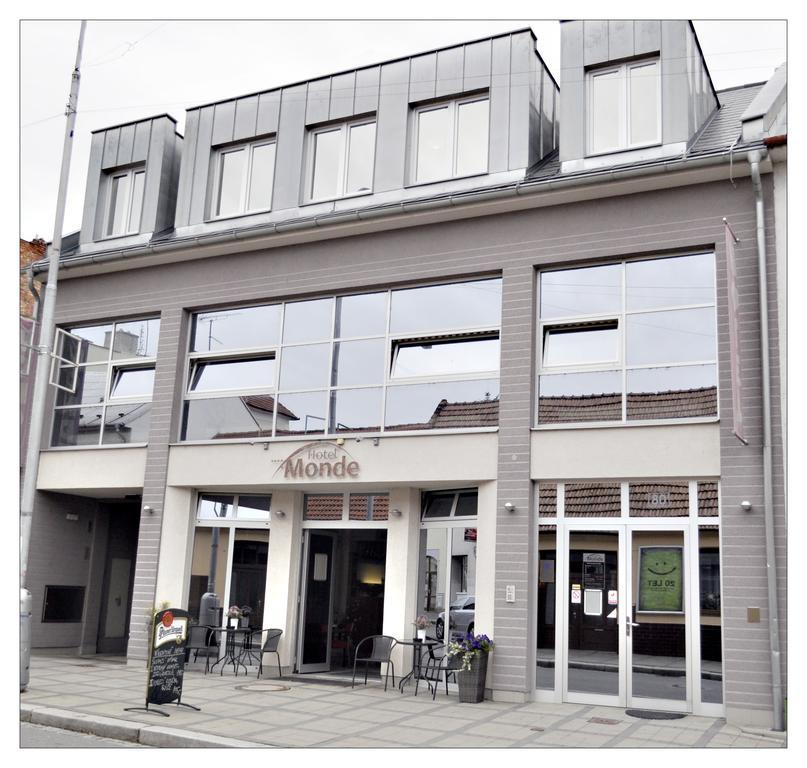 Hotel Monde Uherský Brod エクステリア 写真