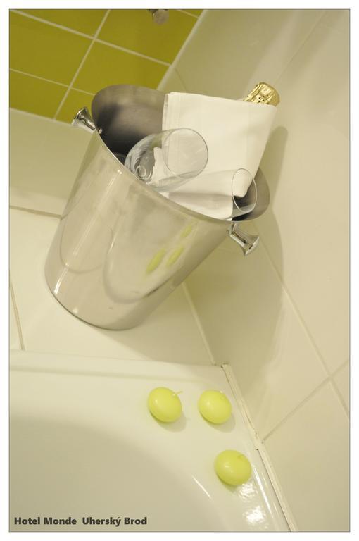 Hotel Monde Uherský Brod エクステリア 写真