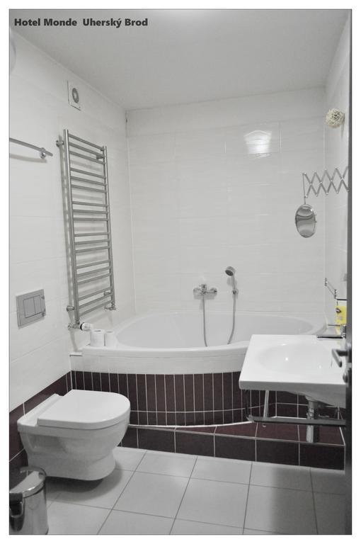 Hotel Monde Uherský Brod エクステリア 写真