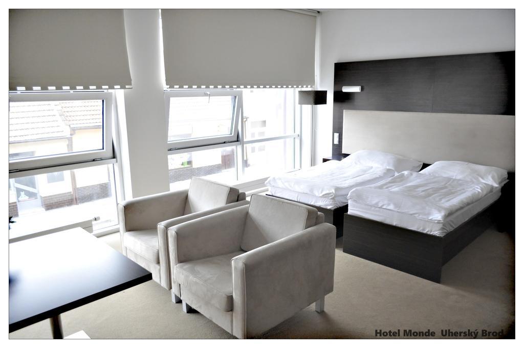 Hotel Monde Uherský Brod エクステリア 写真