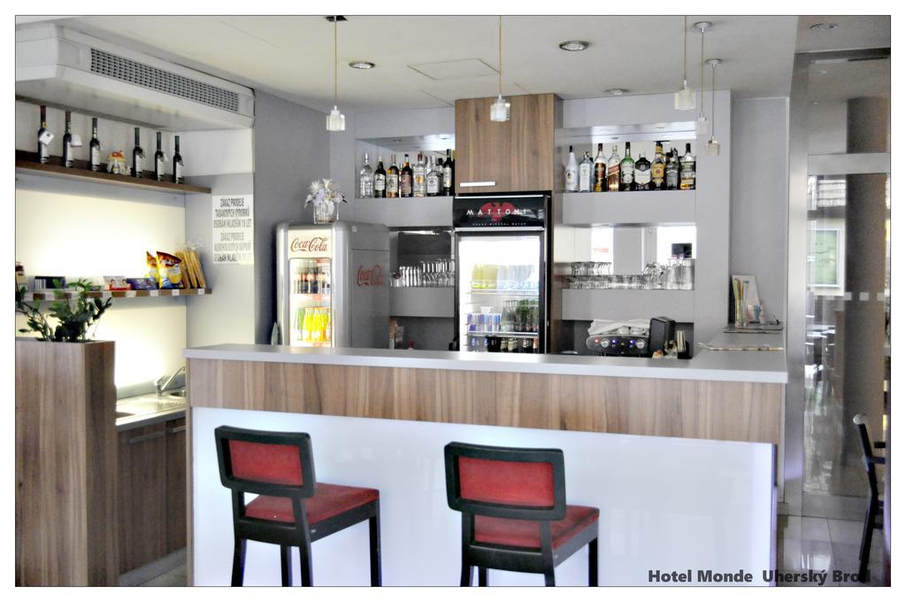 Hotel Monde Uherský Brod エクステリア 写真