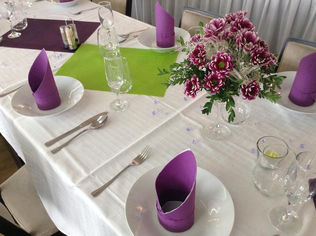 Hotel Monde Uherský Brod エクステリア 写真