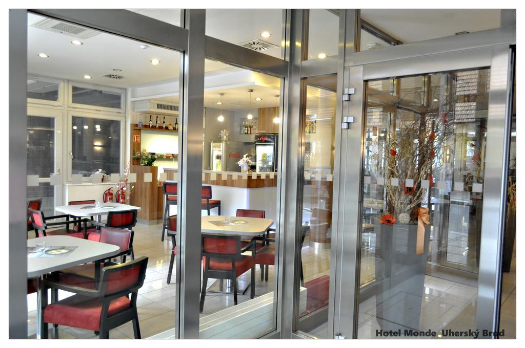 Hotel Monde Uherský Brod エクステリア 写真