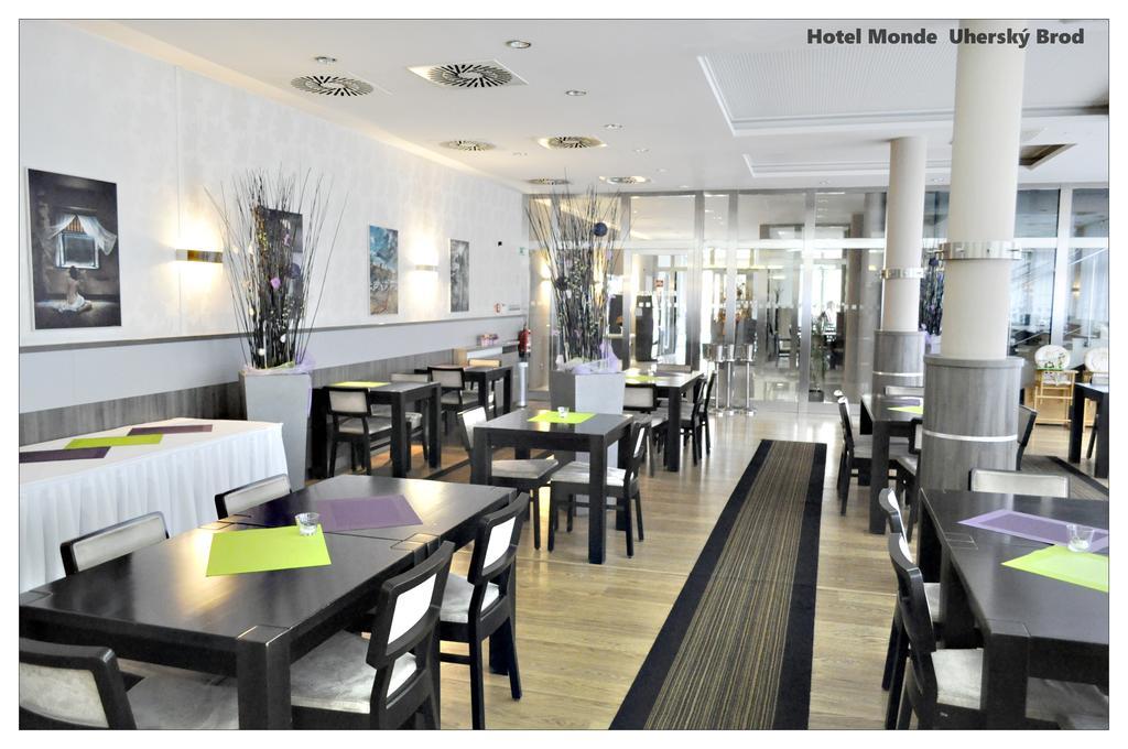 Hotel Monde Uherský Brod エクステリア 写真