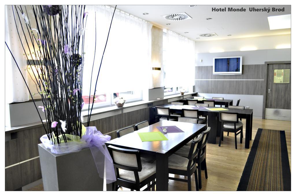 Hotel Monde Uherský Brod エクステリア 写真
